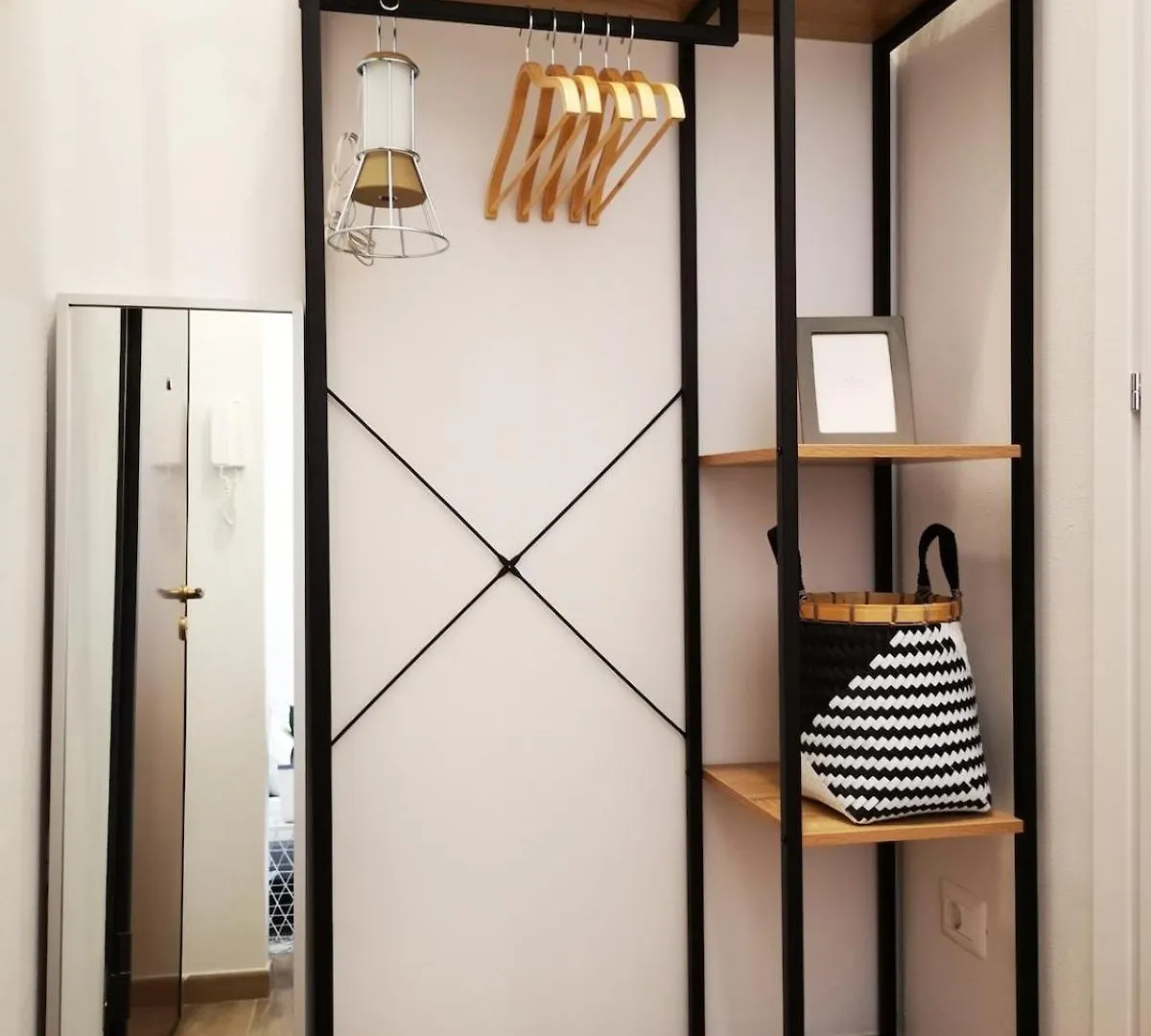 Cozy Flat 50 Meters From The Metro Διαμέρισμα Μιλάνο